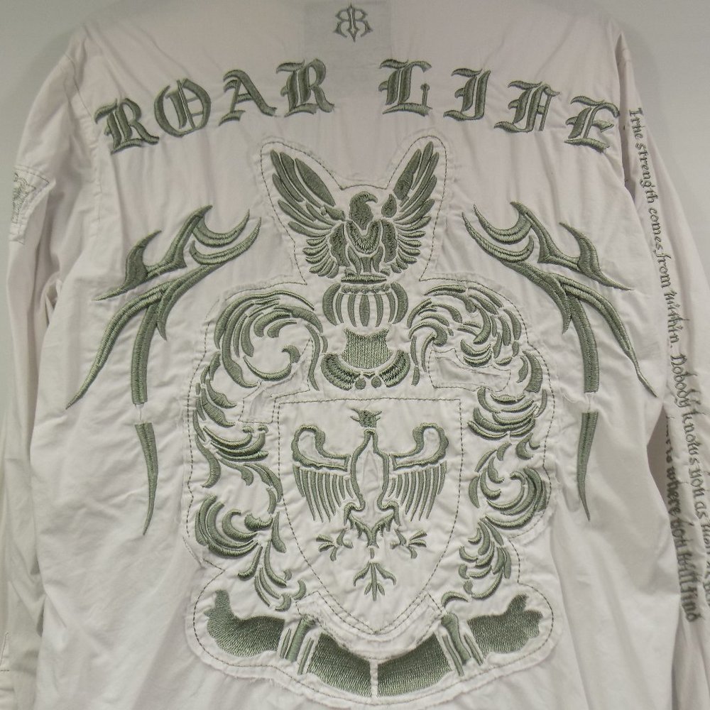 Roar Men's Embroidered Crest Design Button Front Collared Shirt Size Small - Picture 6 of 11